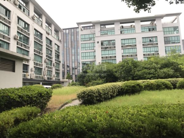 淞虹路地铁口 东华科技园 虹桥临空板块